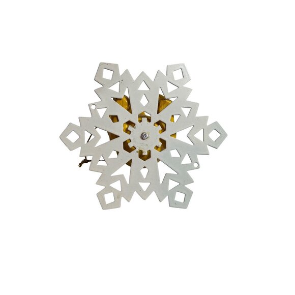 Disney Midwest of Cannon Winnie The Pooh Sitting On Snowflake Ornament Vintage - Picture 4 of 8